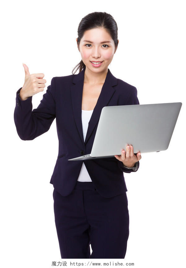 白色背景上穿西装带便携式计算机竖大拇指年轻亚洲女商人加油点赞点赞手势